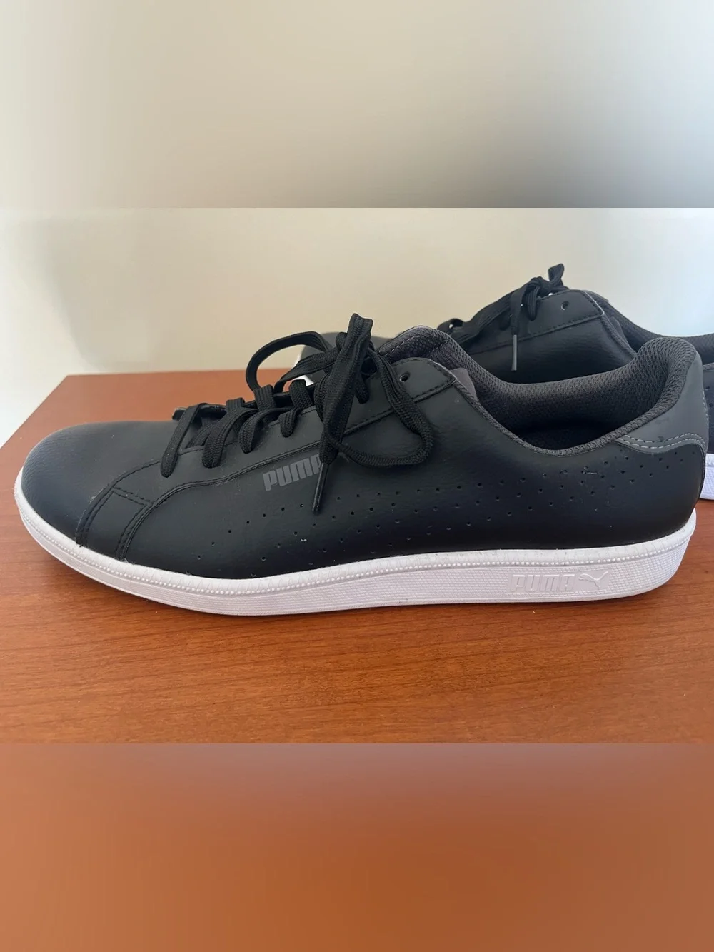 Puma Smash Perf Leather athletic shies size 12